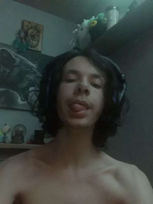 Anyone play genshin, overwatch or dead by daylight (I play on ps5)