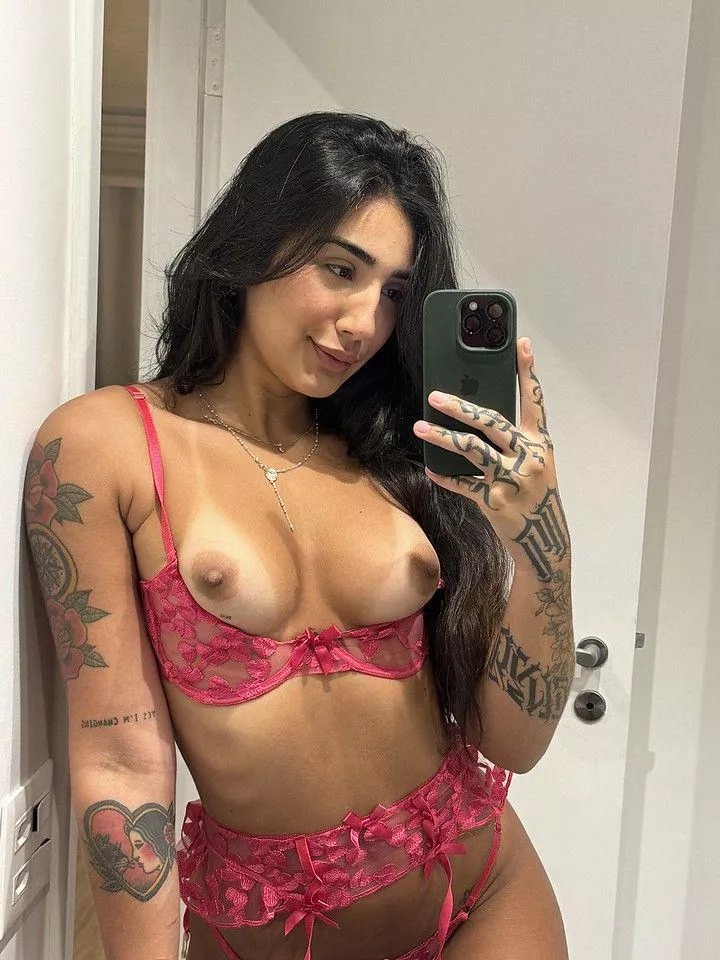 big areolas and tanlines make my boobs perfect [IMG]