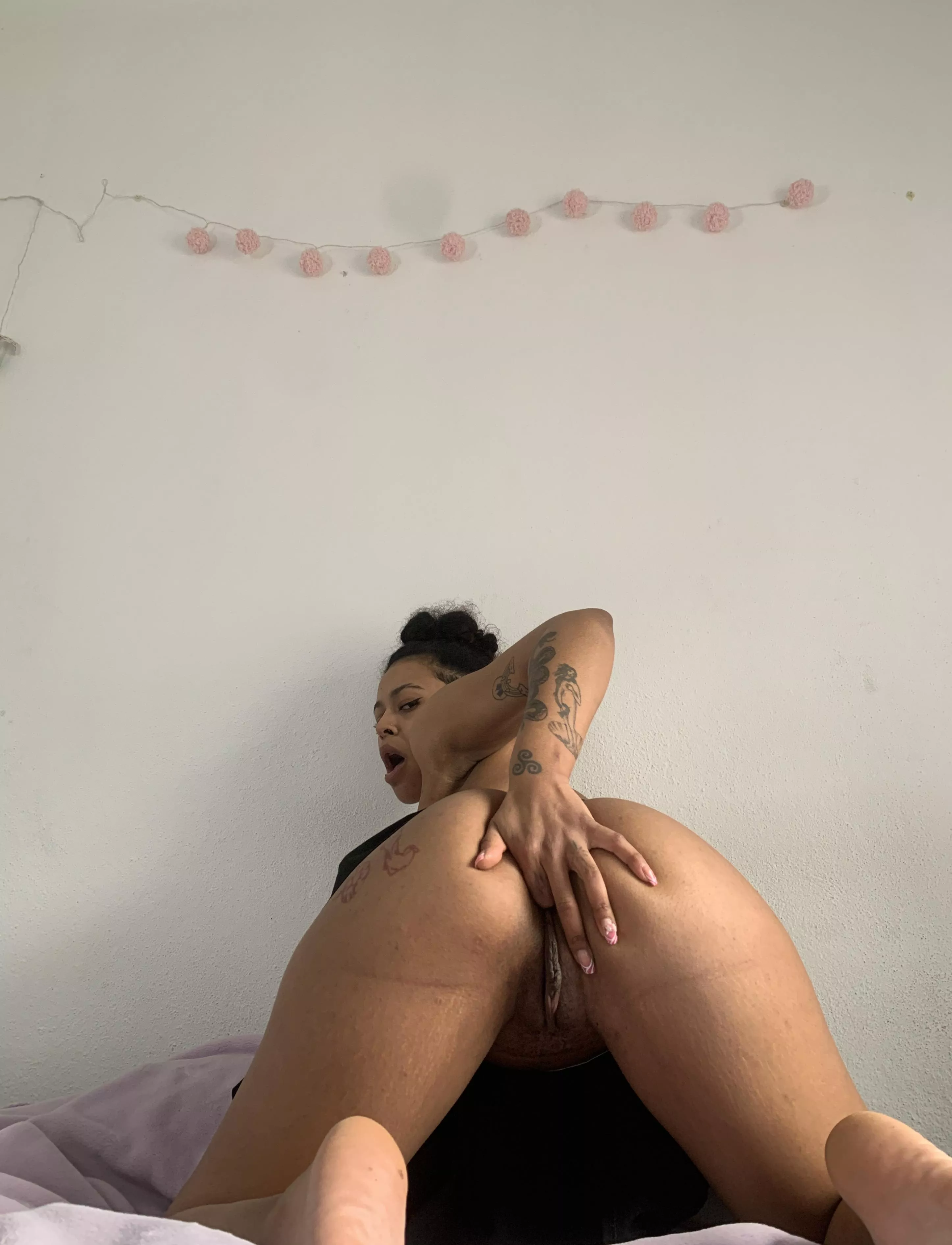 Even one finger can make an impression if used correctly