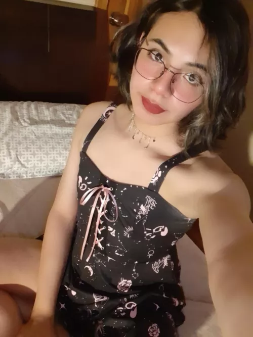 exams are finally over and I get to feel pretty again 😼💕