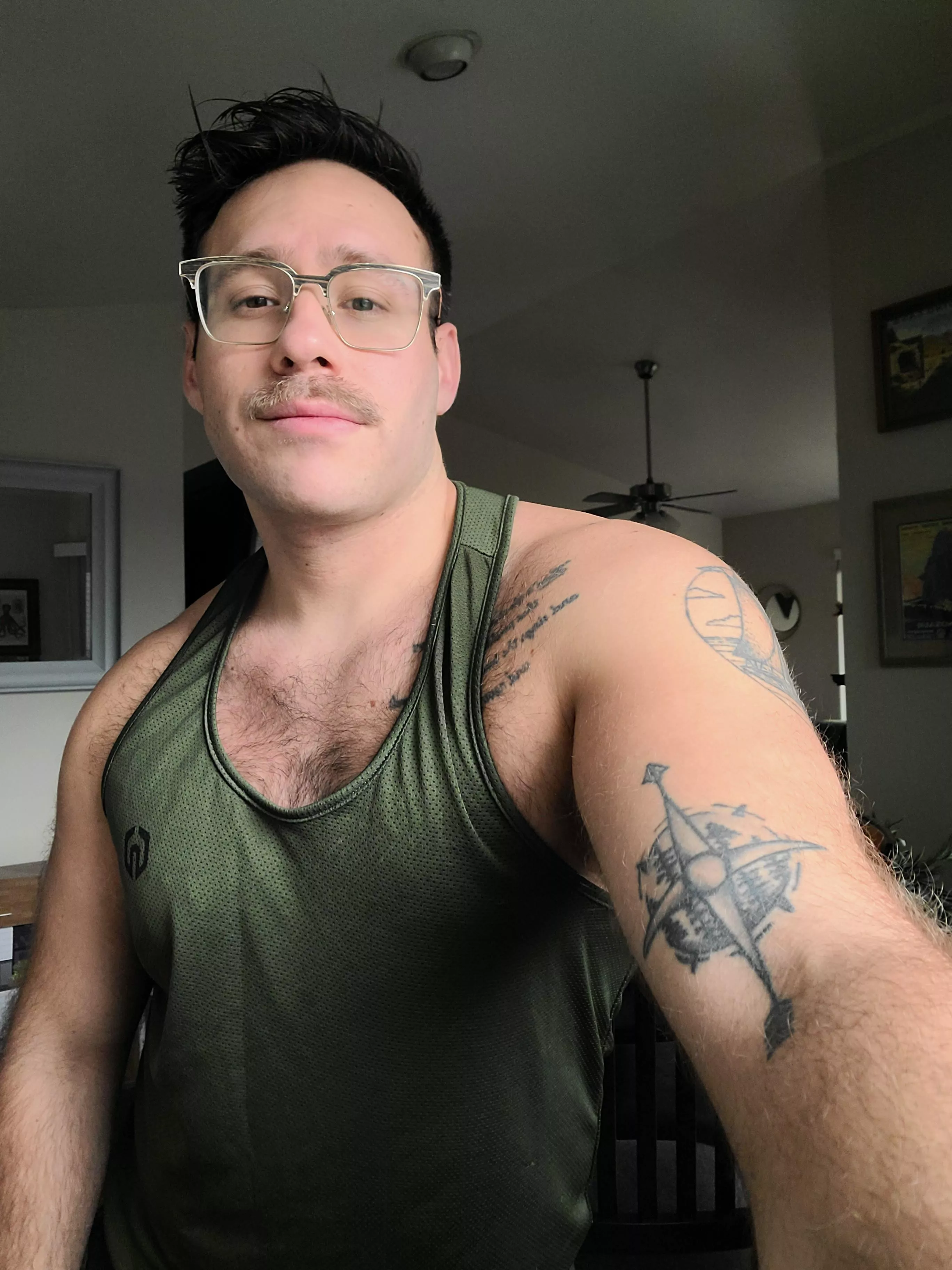 Feeling sleepy on this Tuesday, hope y'all are having a solid day ✨️