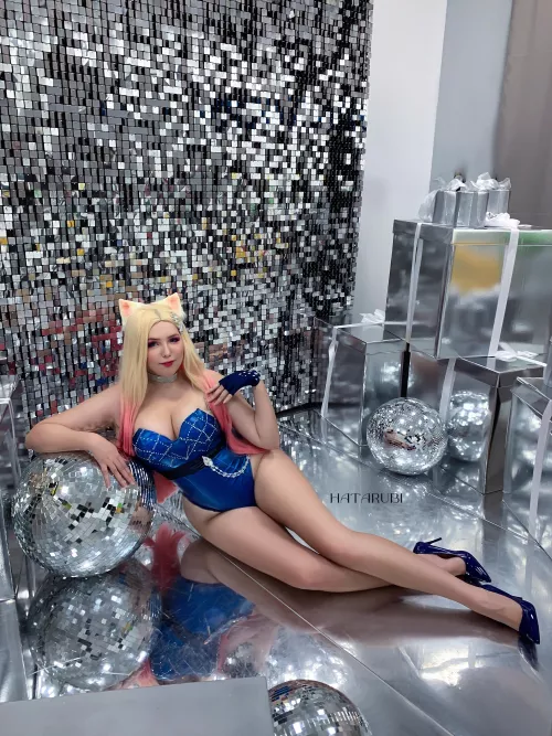 my KDA Ahri cosplay by Hatarubi