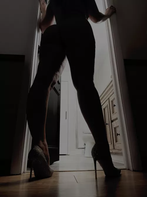 Put my ass on the sink and fuck me good [f]