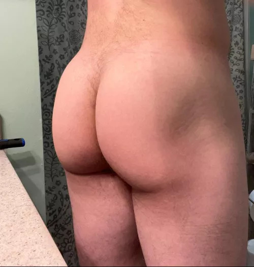 Starting to get marks on my hips, hopefully that means my glutes are growing 🍑