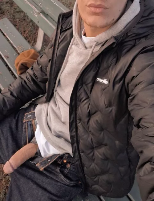 Sun's out guns out ☀️🍆