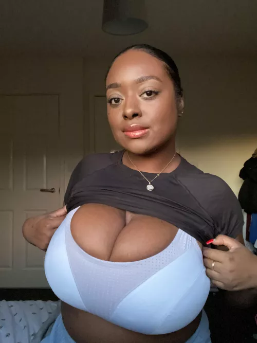 Wanna watch me jump?😏