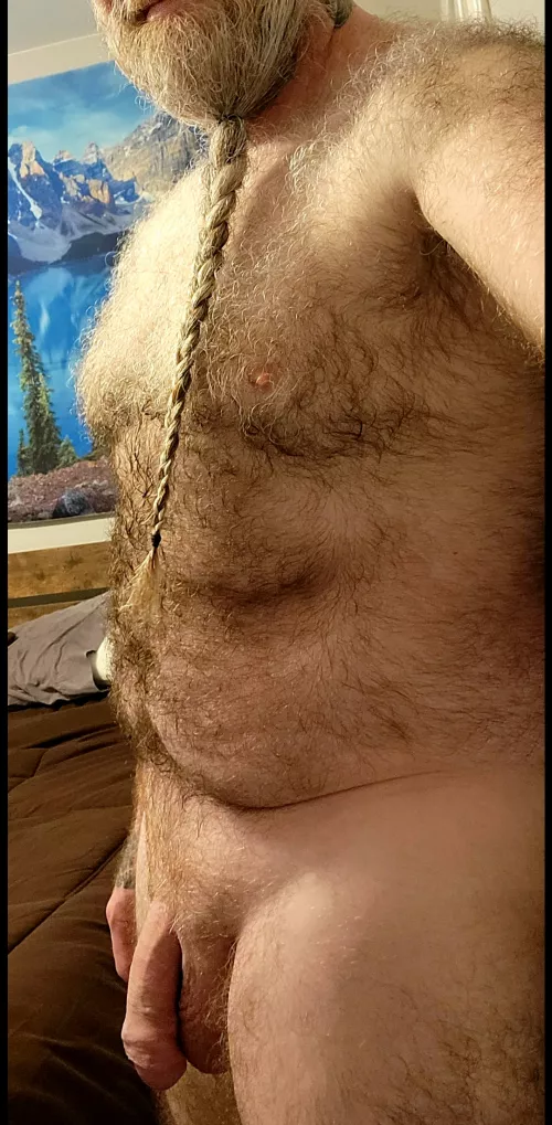 (46) Am I hairy enough? Shoot me a comment or a dm and say hi ☺️