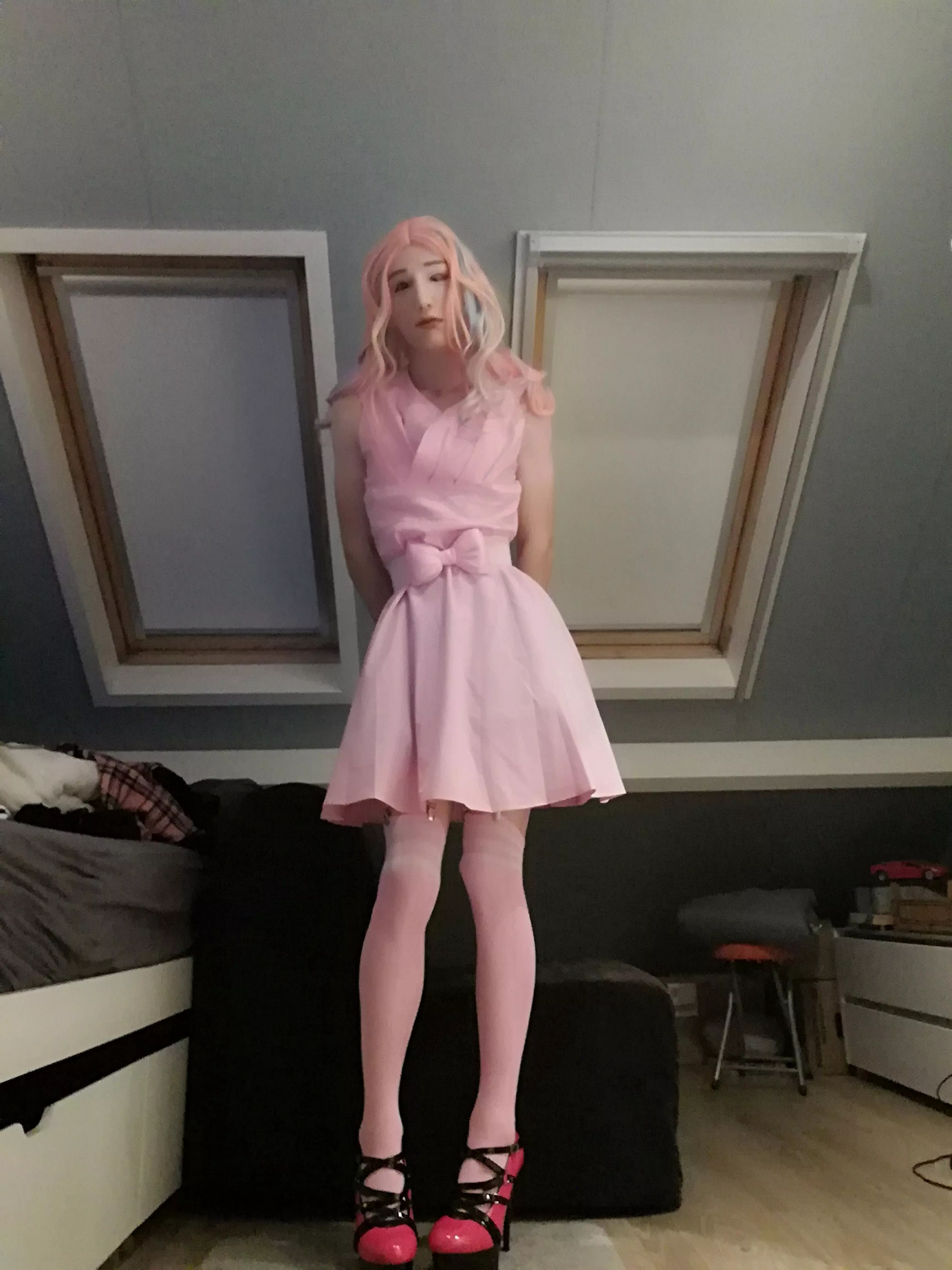 being cute in pink :3