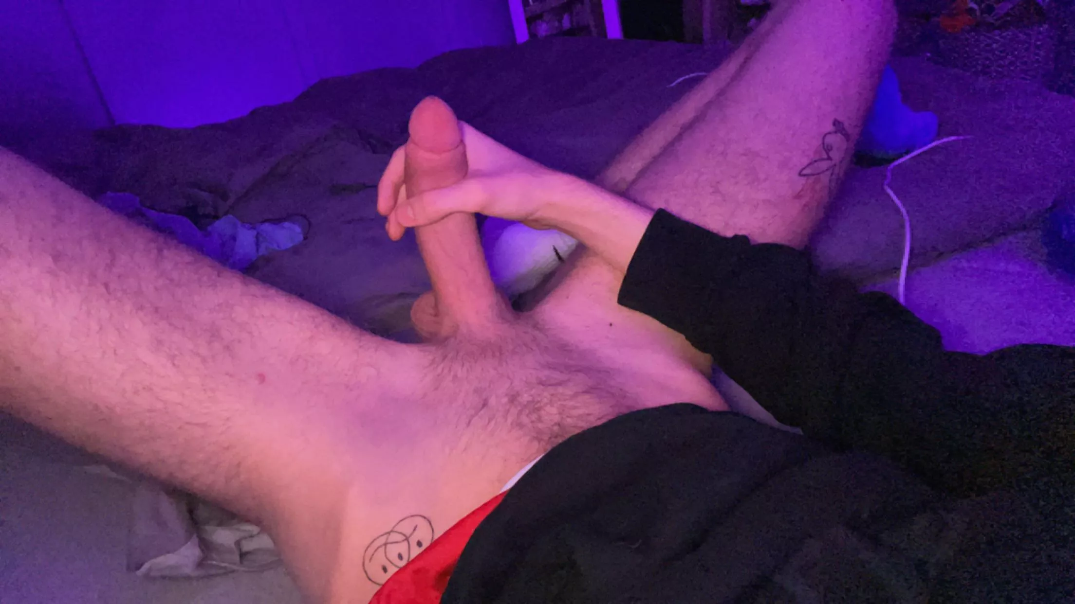 Comment 😈 if you’d suck it