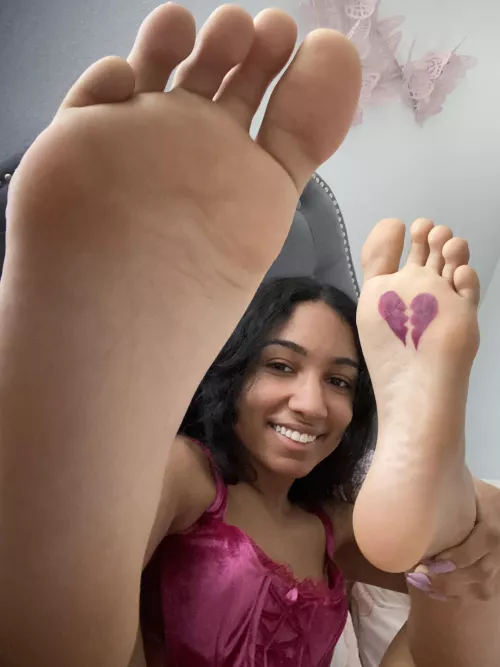 How I’m feeling this Valentine’s Day ;( still smiling tho!