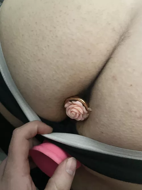 Hubby wanted to show off a couple of my toys 😉😘