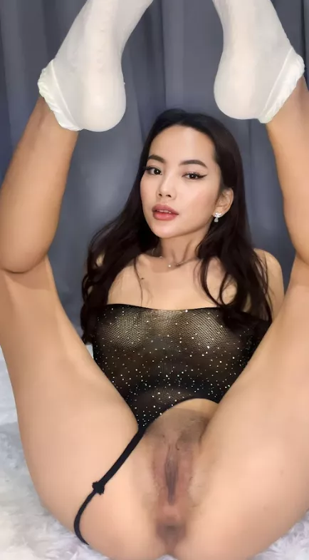 Just checking if my ex was right when he said my pussy lips are ugly