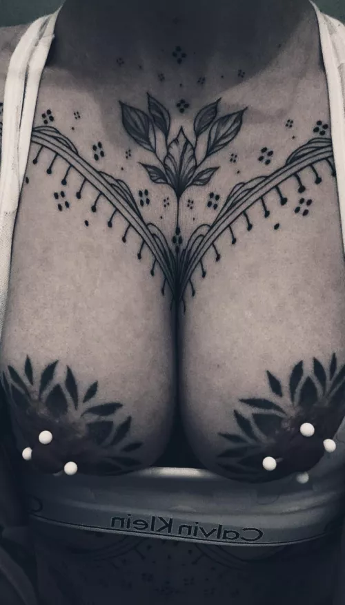 Magic Cross nipple piercings got my nips feeling so sensitive 🤤🥵