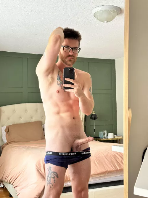 Post weightlifting selfie…now who wants to help with my cardio [34]