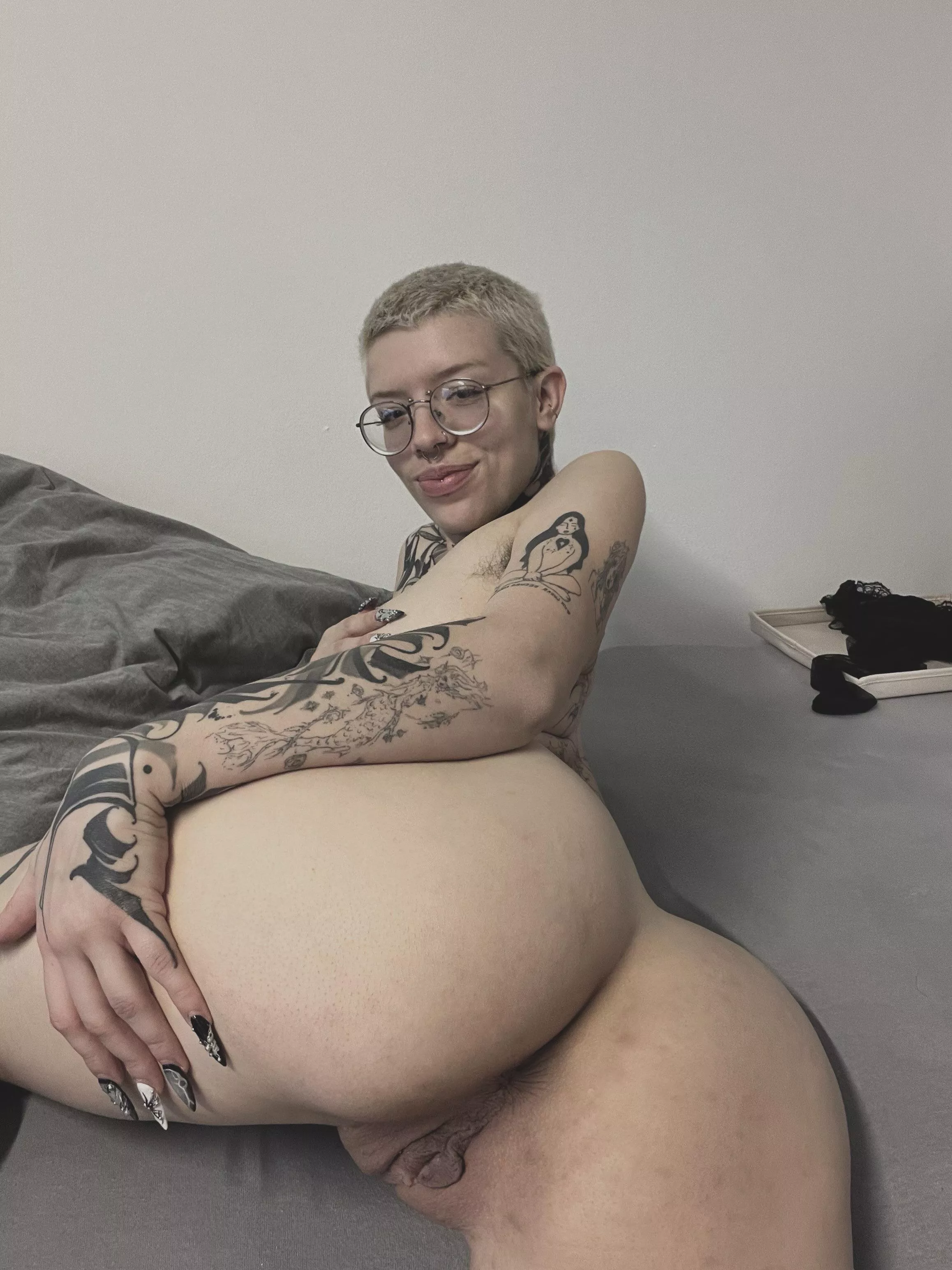 What would you do if you came home and I wait for you like this? 🎀🖤