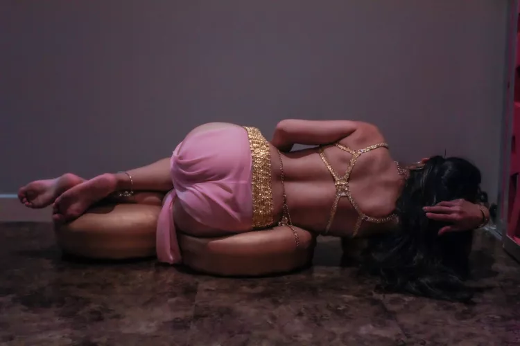 A warm hand slid over her exposed skin and grabbed her hair to wake her up…