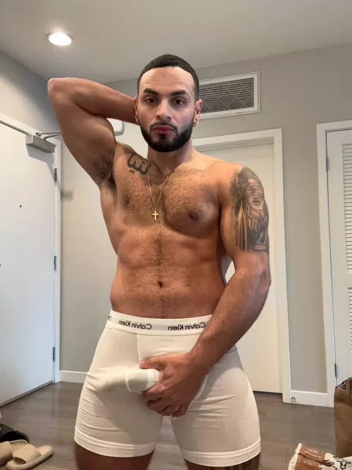 Do you like my bulge? 🤔?