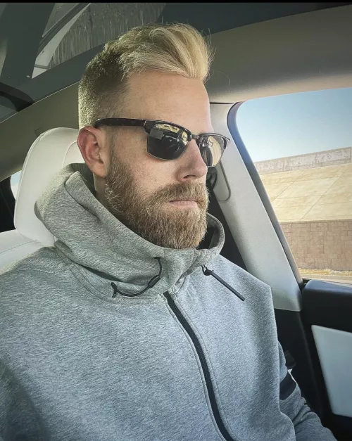 Finally trimmed the beard after weeks of growth filling it in.