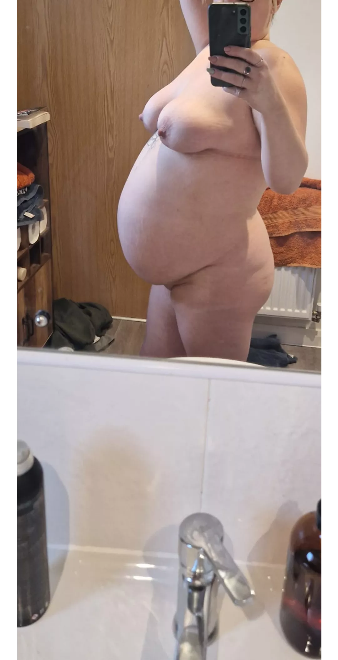 hard pregnant nipples