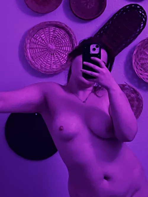 i love moody lighting 💜