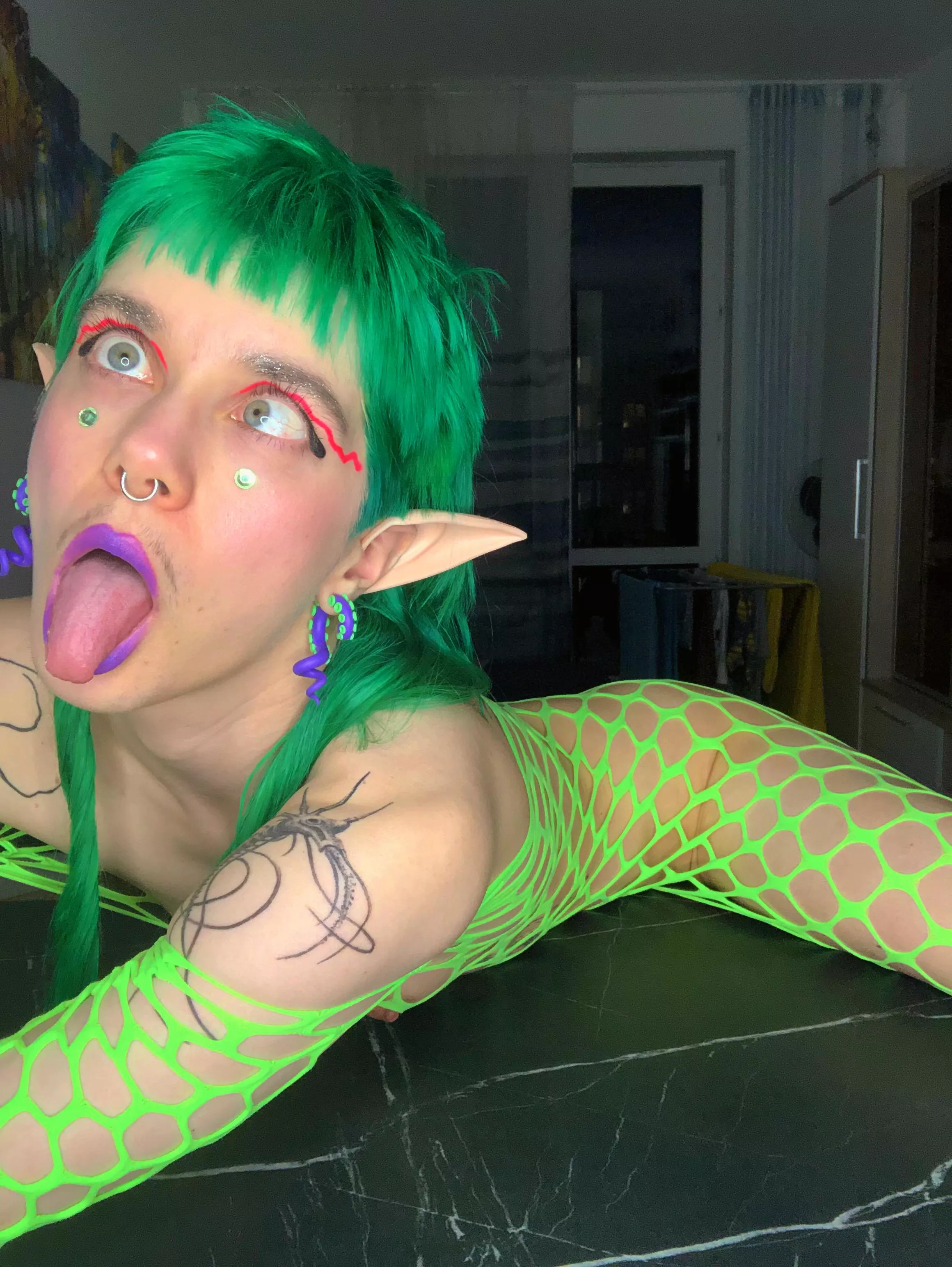 I'm your naughty elf 🥰