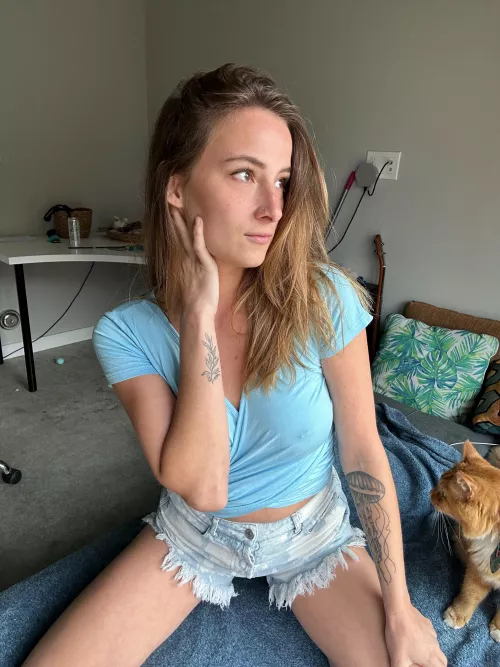 Me and my little model. RIP my boy. 🥹💕 (I’m okay)