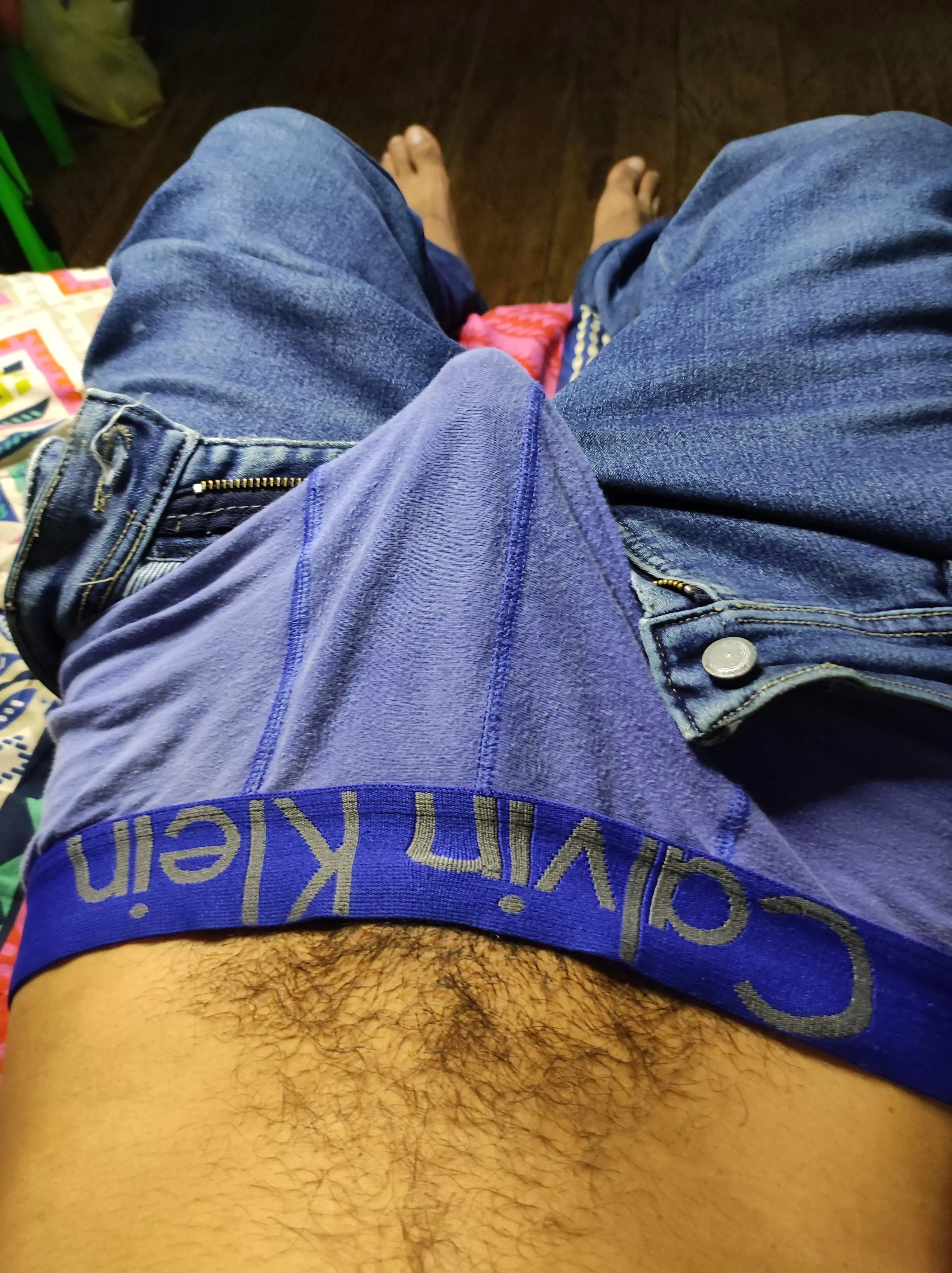 Someone looked at me from the window like that, I think it's my neighbor