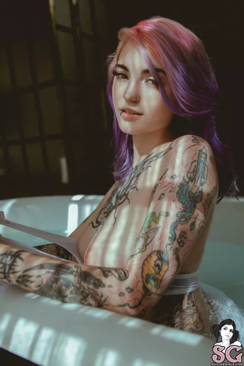 Though Light and Shadow 🖤 Model: Gloom