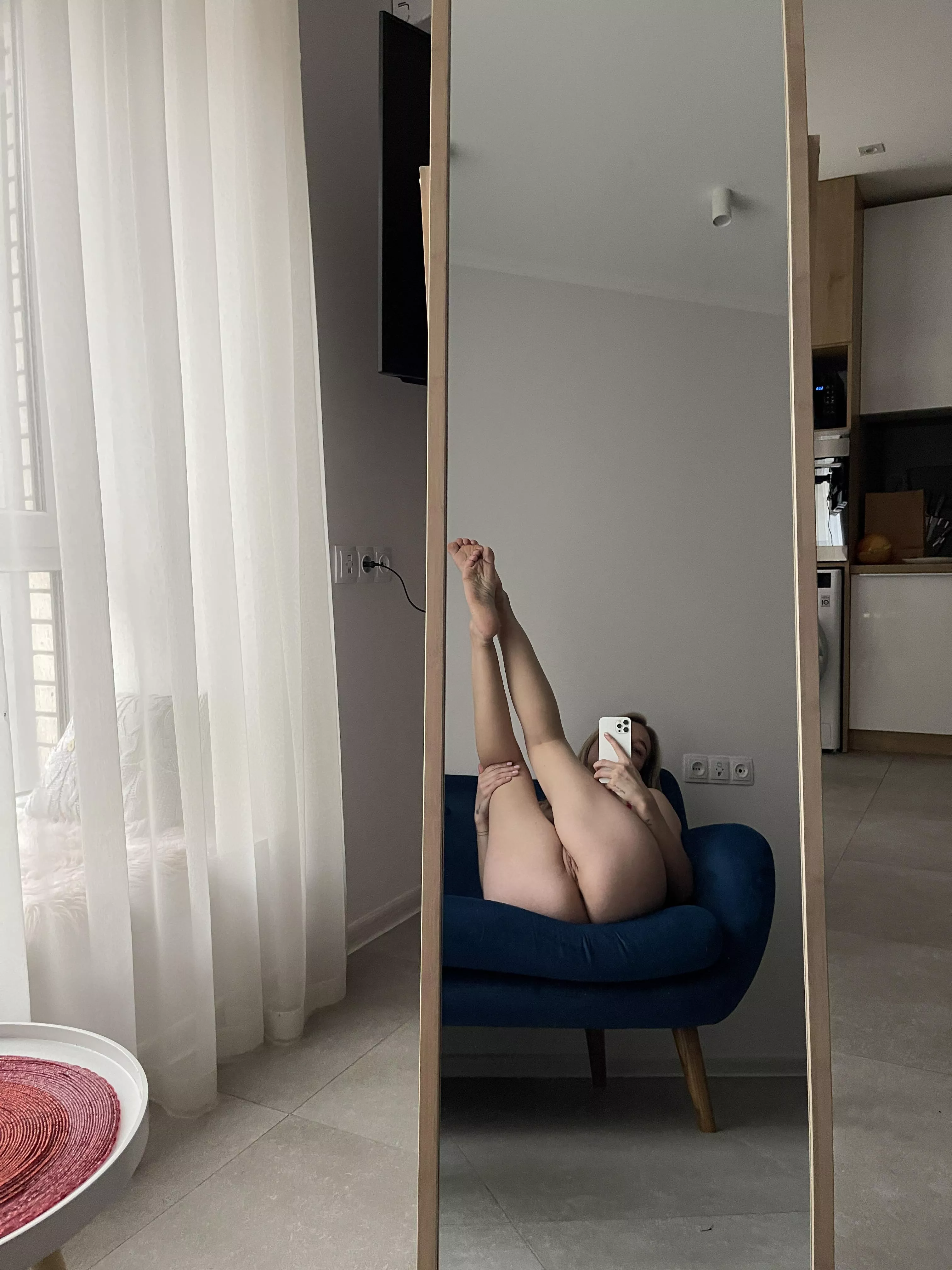 big hips and a nice pussy, you don't need anything else.