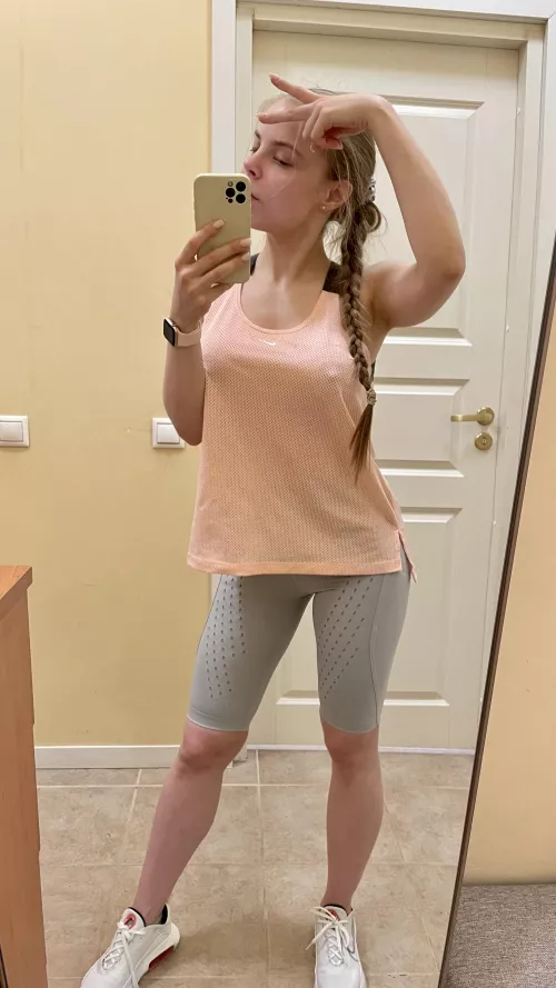 Go to the gym without bra)