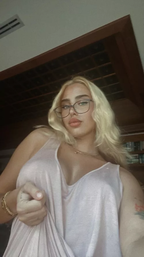 I looks gorgeous in my glass