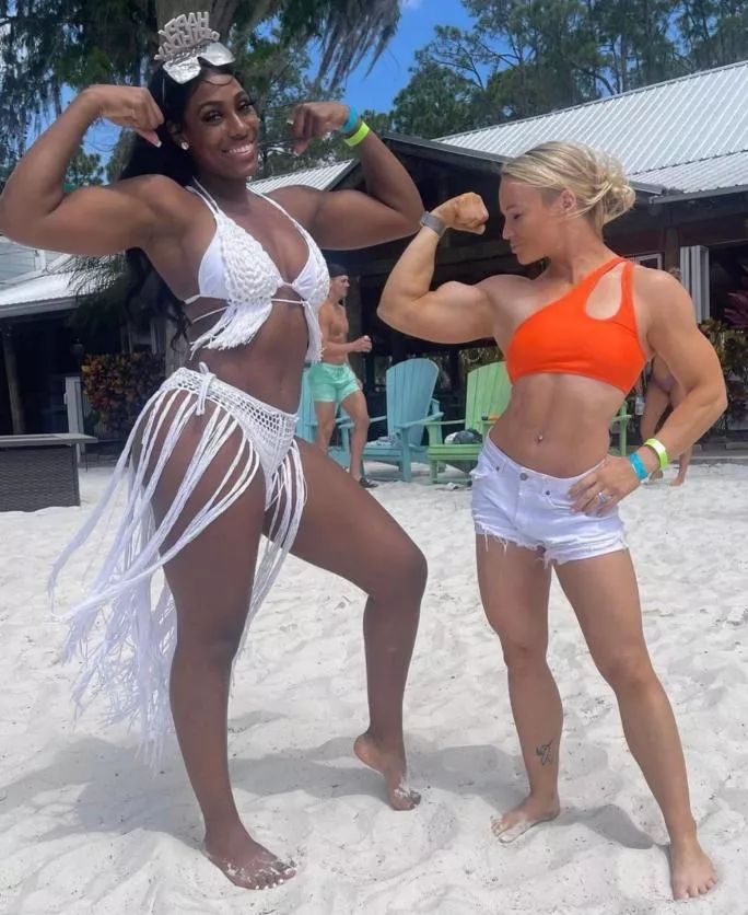 Lash Legend vs Ivy Nile. All that time in the gym only to be completely dwarfed.