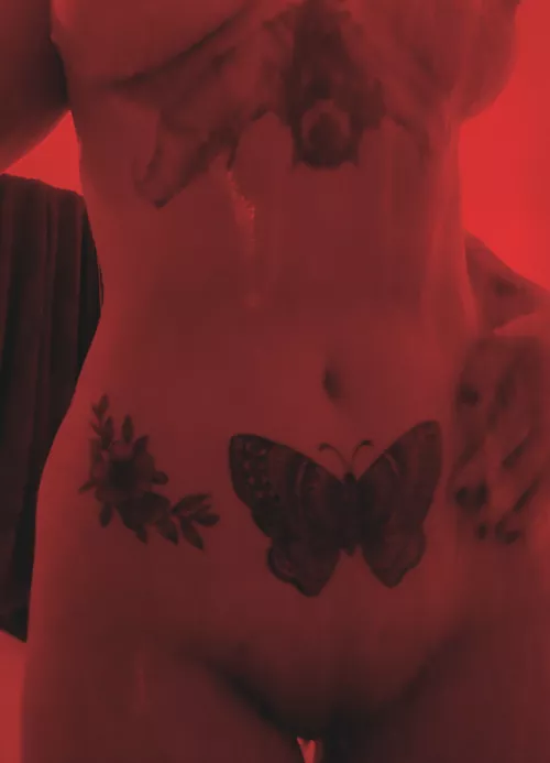 Shower under red light 🌹