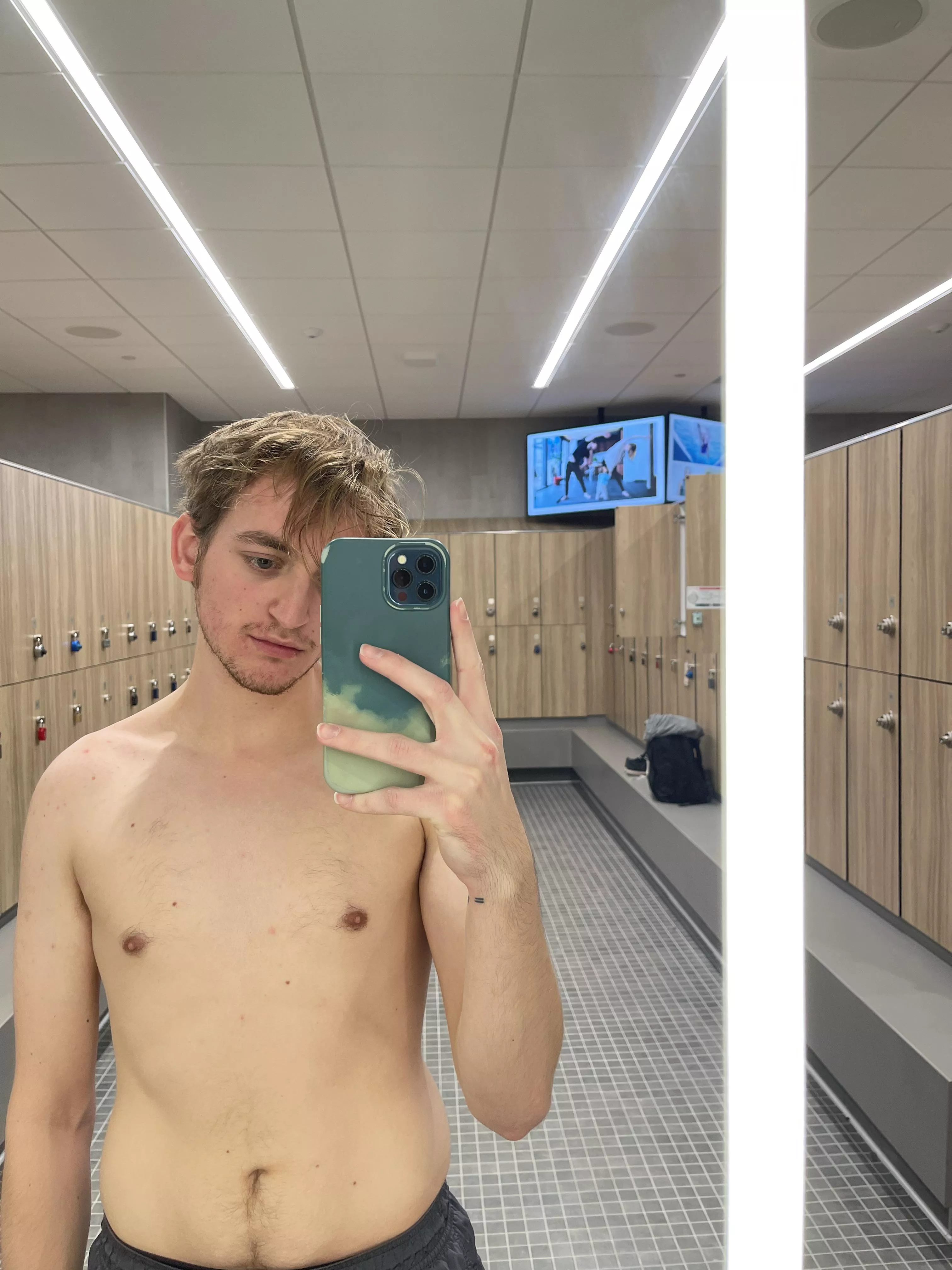 trying to take pics of my progress and two guys started laughing 💀