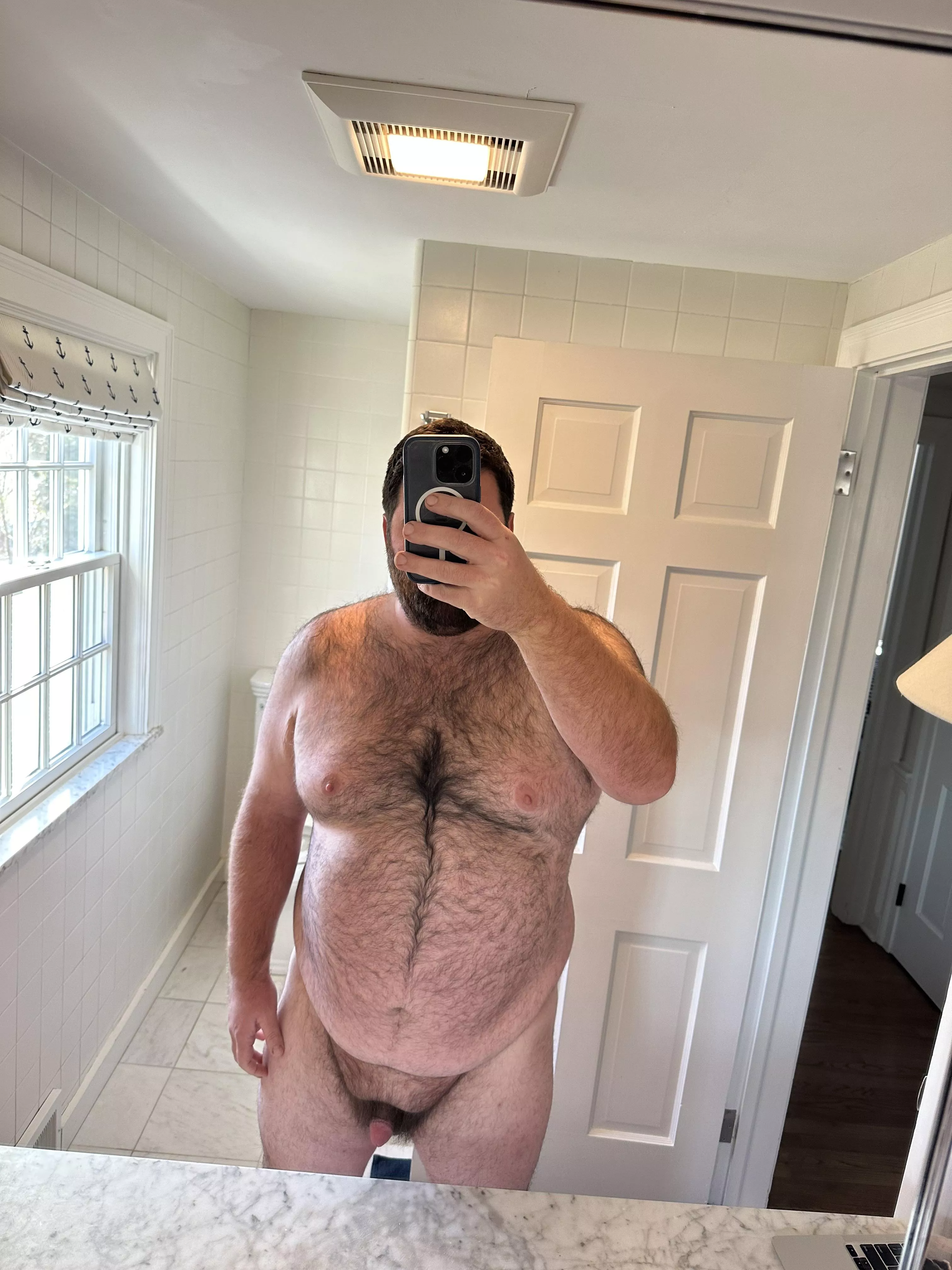 Any ladies feel like chatting?