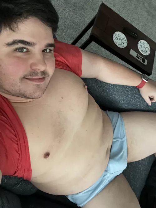Chill time before the big game tonight. Join me?