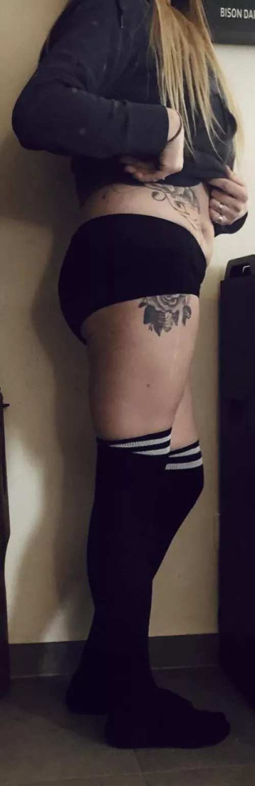 Had to buy some new socks for my cold footies, you like?