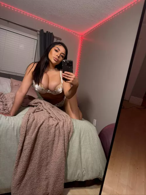 Happy Sunday, give me a reason to smile