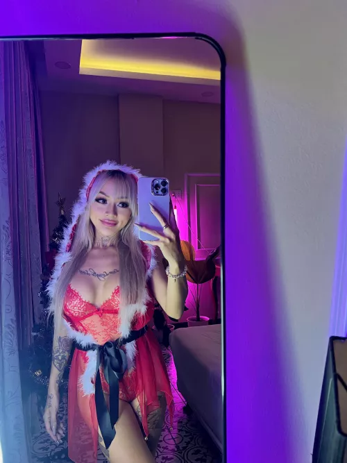 I wish I had a guy who spent his vacation with me last Christmas. 🥰