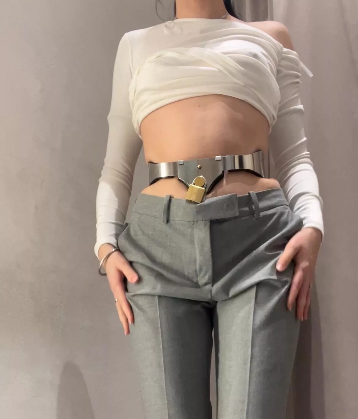 Shopping only locked so all the clothes fit belted!!