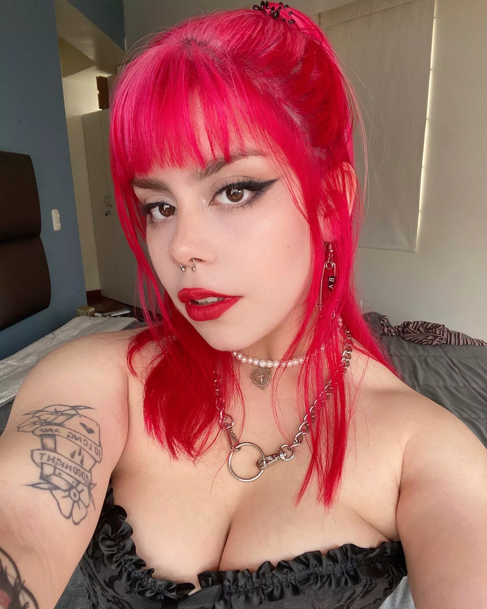 U just want someone that give me kisses and cuddles