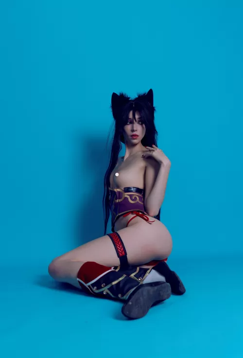 Ahri cosplay (by lunedcrevan)