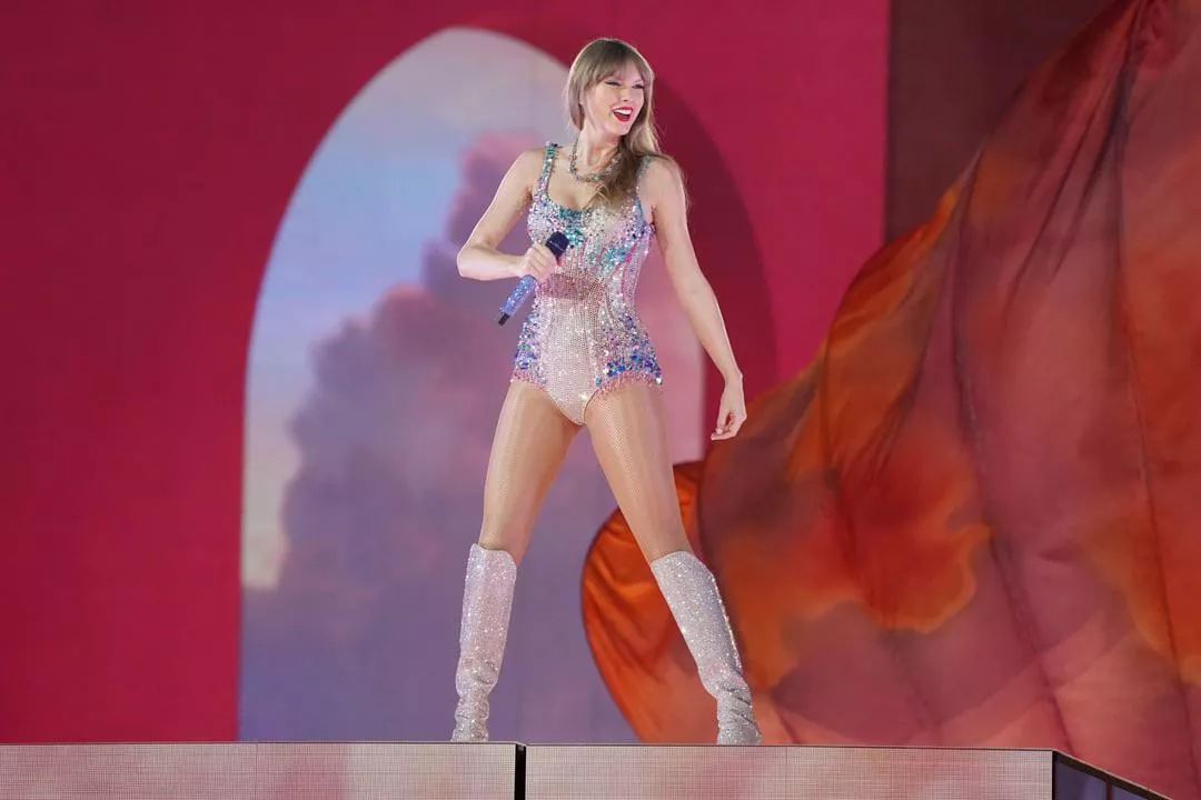 Been driving myself crazy thinking about what Taylor Swift got up to in the locker room last night