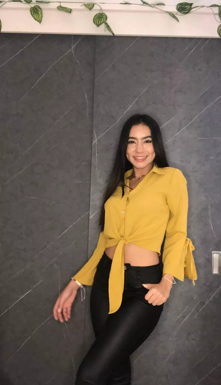 Do you think I look cute in this top?