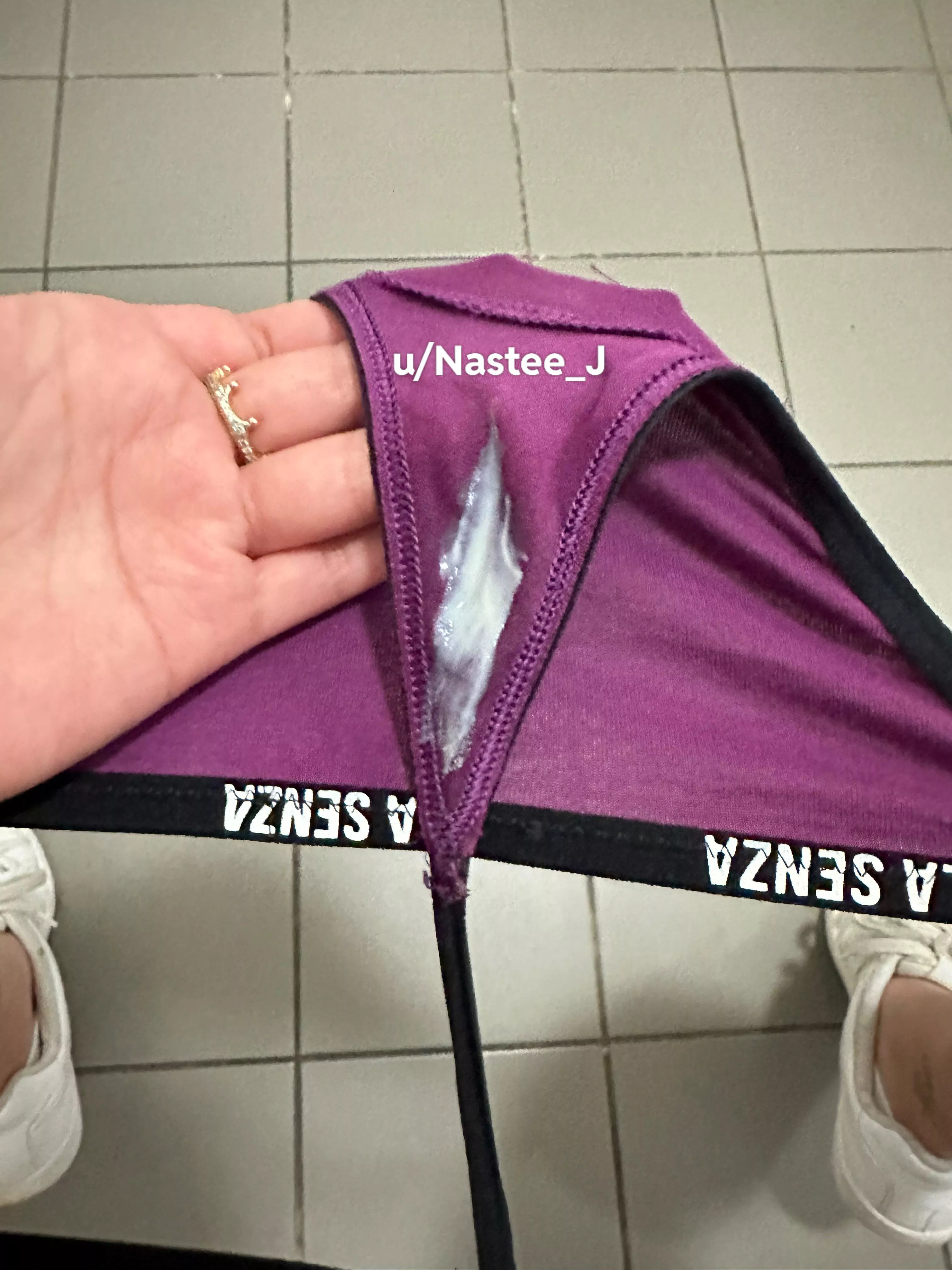 Got horny looking at Drake’s dick 🥵