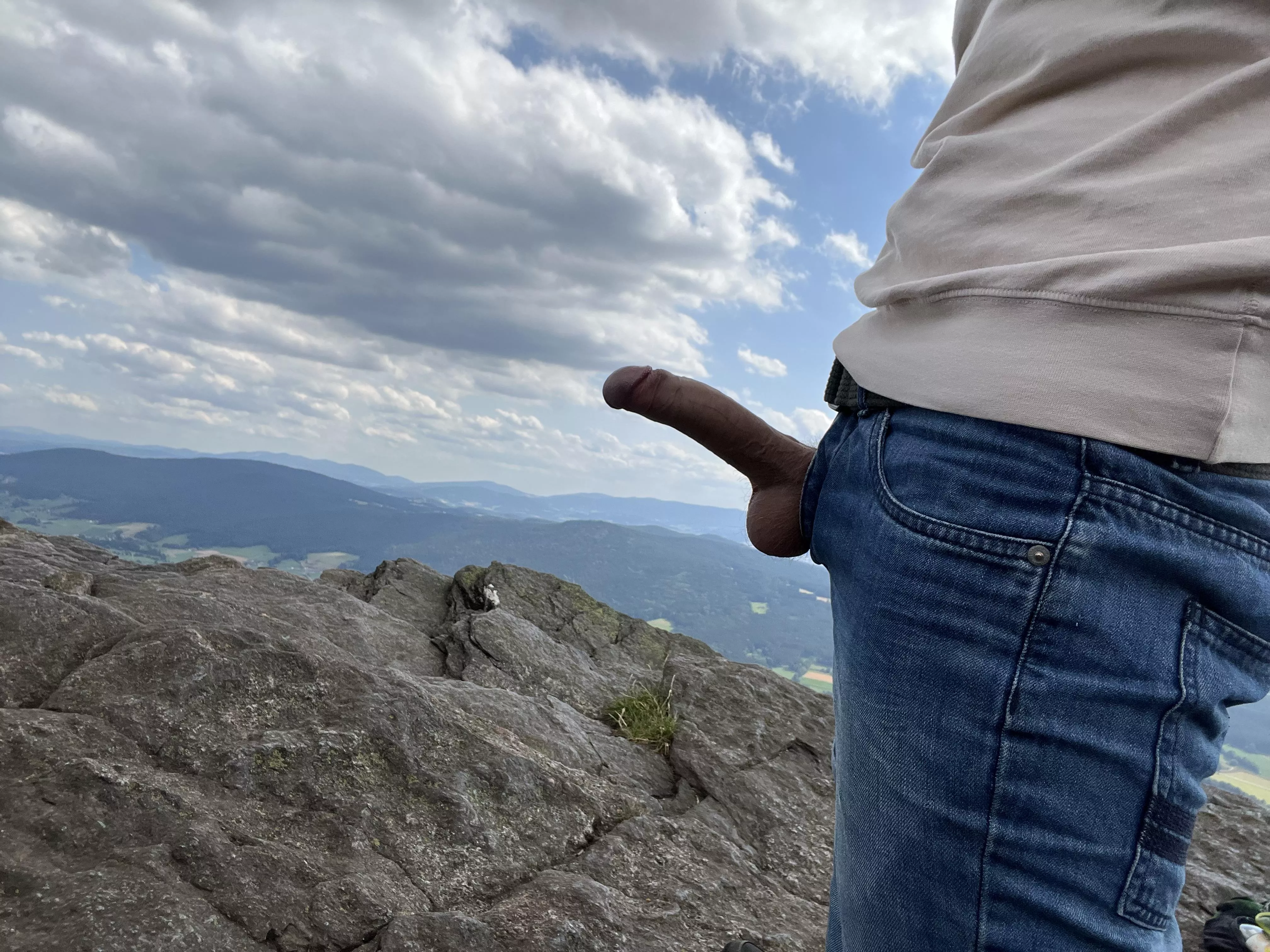 Greetings from above. Can you lend me a hand (or a mouth)? 👅