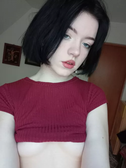 hmm should I suffocate you with my tits or ass🤍