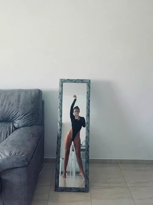 I can be your little doll fot tonight ;)