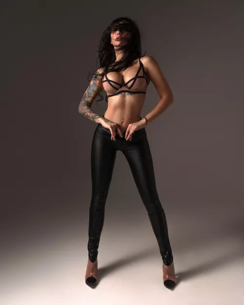 new footage from the sexy photo shoot.