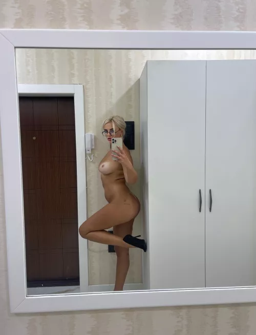 Selfie goals: seductive, satisfy, thank